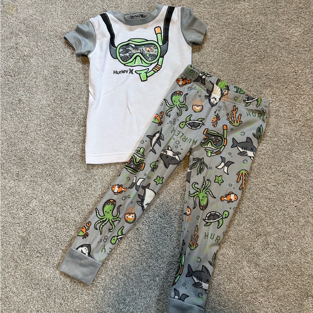 Hurley pajama set. 3T.